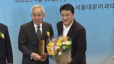 '혈액암 투병' 안성기…박중훈 "웃는 모습에 울컥"