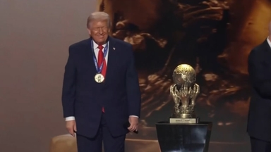 영국 인권단체 "트럼프에 평화상, FIFA 회장 조사해라"