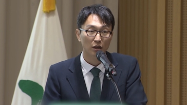 '저속노화' 정희원, 강제추행 피소…스토킹 고소에 맞고소