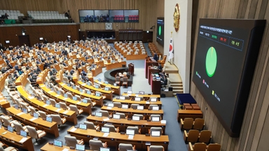 정보통신망법 개정안 통과…통일교 특검법 놓고 충돌 계속