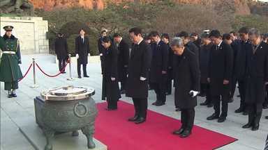 [현장영상] 2026년 맞이한 이 대통령…국립서울현충원 참배
