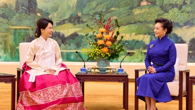 김혜경 여사, 시진핑 주석 부인과 차담…"여사님 팬"