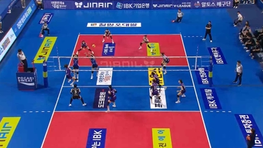 '김다은 18점' 흥국생명, 기업은행 연승에 제동