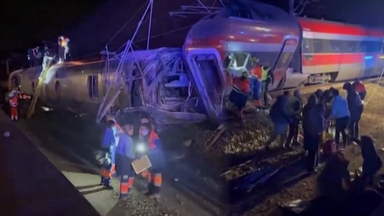 스페인서 고속열차끼리 정면충돌…120여명 사상