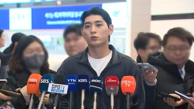 이정후, LA 공항에서 구금됐다 풀려나…서류 문제