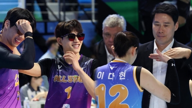 2년 만의 배구 올스타전…만원 관중 앞 끼 폭발