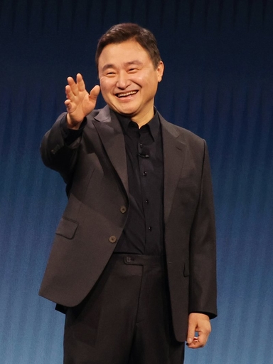 CES '포문' 연 삼성 "모든 제품에 AI 적용" [CES 2026+영상]