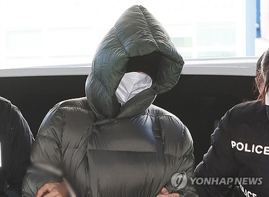 '마약 혐의' 황하나, 영장심사 출석…취재진 질문엔 묵묵부답