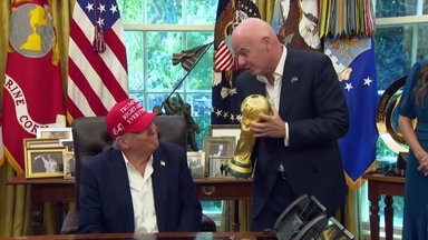 "트럼프 정치 쇼로 변질된 추첨식"...FIFA 비판 잇따라