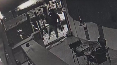 [뉴스퀘어 2PM]  금은방 절도 실패..."귀금속 미진열" "창문 안 깨져"