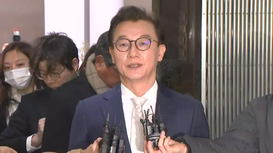 경찰, '전재수 시계 의혹' 불가리 압수수색...UPF 전 회장·한학자 조사