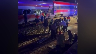 스페인 고속열차 두 대 정면 충돌...최소 40명 사망