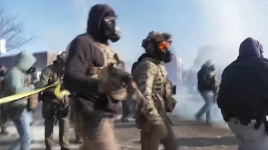 미 연방요원 또 시민 사살 후폭풍...경찰과 충돌에 '셧다운' 가능성