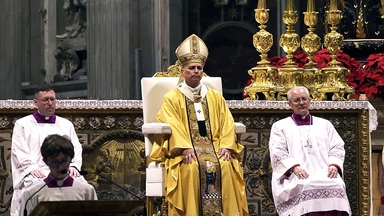 즉위 후 첫 성탄 미사…"힘 없는 자들과 함께"