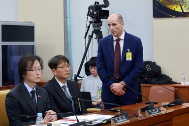 쿠팡 임시대표 "고객정보 유출 조사는 국정원 지시 따른 것"