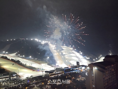 낮엔 스키·밤엔 불꽃·입안엔 딸기…비발디파크의 완벽한 하루 완성법③ [원성윤의 인생은 여행처럼]