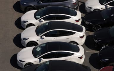 "무거울수록 더 내라" 日, 전기차에 중량세 검토한다는데[송주희의 일본톡]