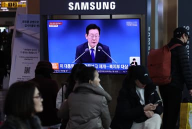 이대통령 "'응급실 뺑뺑이' 현실··· 별도 대책 마련해 보고하라" [복지부 업무보고]