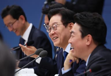 '가짜 일 30% 줄이기' 산업부 장관 계획에···李 "모든 부처 도입을"