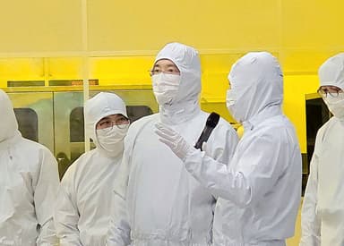 차세대 칩 선점하고 AI로 제조 혁신···이재용, 미래사업 직접 챙긴다