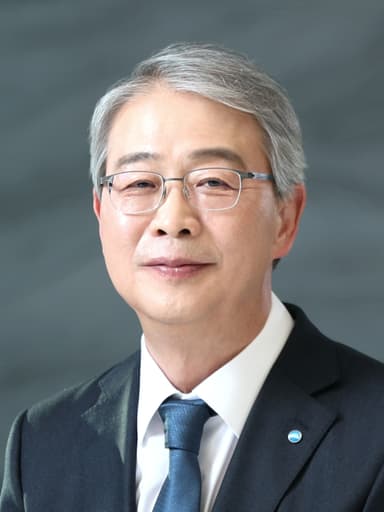 [속보]우리금융 차기 회장 후보 임종룡···연임 성공