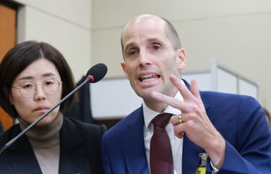 “추가 보상 의지 있나”···질문에 로저스 쿠팡 대표 "이번 보상안 전례없는 수준”