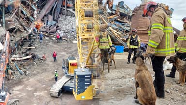 남은 매몰자 2명…구조대원 진입 공간 확보 중