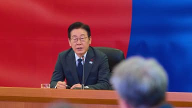 이대통령, 국방과학연구소 방문…"국방비 증액"