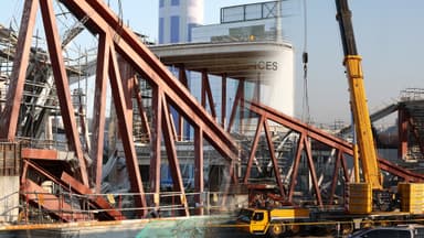 광주 도서관 붕괴 수색 이틀째…"작업자 2명 발견 못 해"