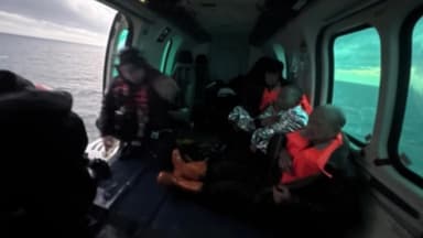 [속보] 해경 "서귀포 남쪽 해상 추락 상선 선원 4명 구조"