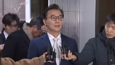 '통일교 의혹' 전재수 14시간 조사…"금품수수 결단코 없어"