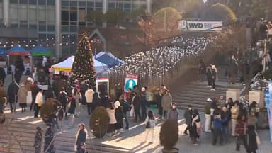 명동에서 펼쳐지는 성탄 축제…도심에 웃음꽃