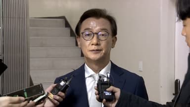 일주일도 안 남은 공소시효…전재수 재소환 고심