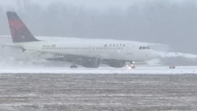 미국 뉴욕 폭설에 항공기 수천편 취소·지연 사태