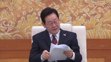 [현장영상] 이 대통령, 청와대 첫 출근…참모들과 티타임