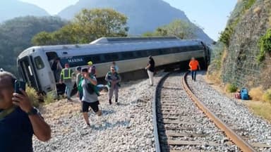 멕시코 열차 탈선…"13명 사망·98명 부상"