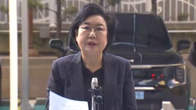 고개 숙인 이혜훈 "내란, 민주주의 파괴행위"