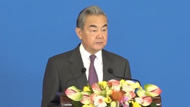 中왕이 "미국의 대만 무기 판매 반격해야"