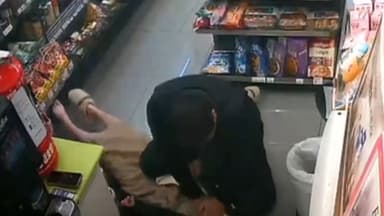 [단독] 편의점서 '쿵'…심폐소생술로 생명 구한 점주