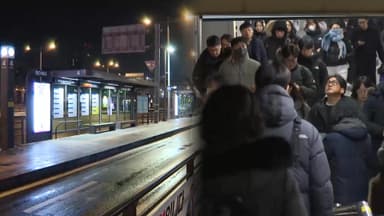 강추위 속 서울버스 파업…모르고 나섰다 '발동동'