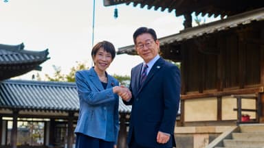 한일 교류 상징 호류지 방문…거듭 '석별 악수'