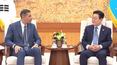 [현장연결] 이 대통령, 칼둔 아부다비 행정청장 접견…'K-방위산업 세일즈'