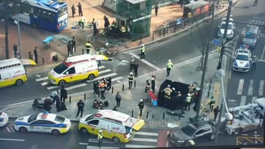 [속보] 서울 서대문역 인근 시내버스 인도 돌진 사고