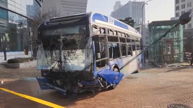 서대문역 인근 버스 돌진…13명 부상