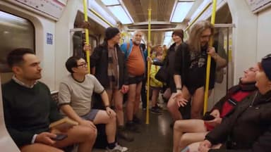 [지구촌화제] "부끄럽진 않지만 춥네요" 하의실종 지하철 패션