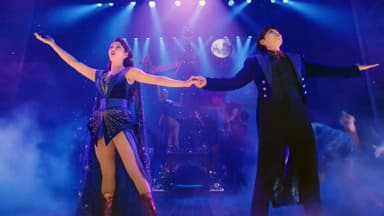 화려함의 정점…눈 돌릴 틈 없는 쇼 뮤지컬의 향연