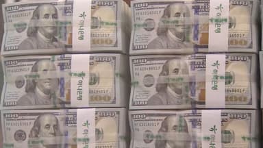 '달러 사재기' 주춤…달러예금 줄고 달러→원 환전 증가