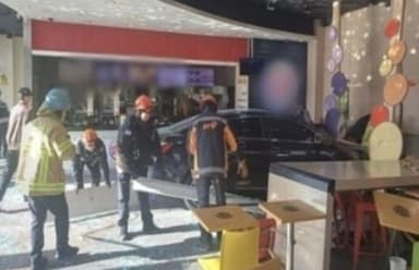 동두천 햄버거 매장으로 차량 돌진…3명 다쳐 후송