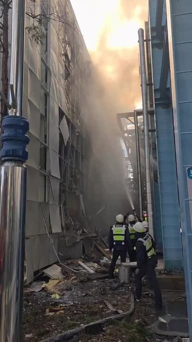 [속보] "폭발음 들렸다" 태안화력발전소 화재…2명 병원 이송