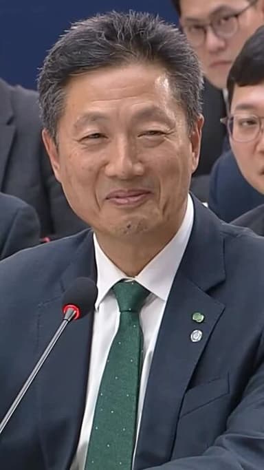 "민주당 못 믿겠다" 李대통령 농담…원전 두고 편가르기 때렸다